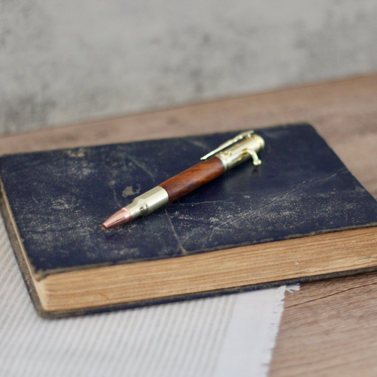 Hand Turned Bolt Action Pen