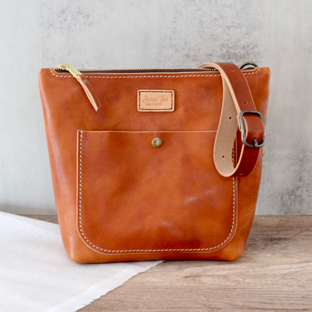 Crossbody Bag (Zipper Close)