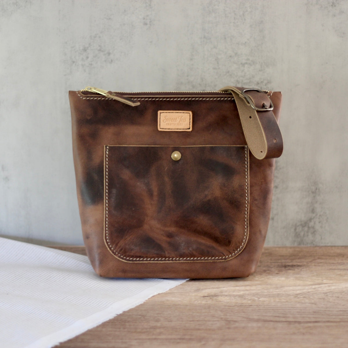Crossbody Bag (Zipper Close)