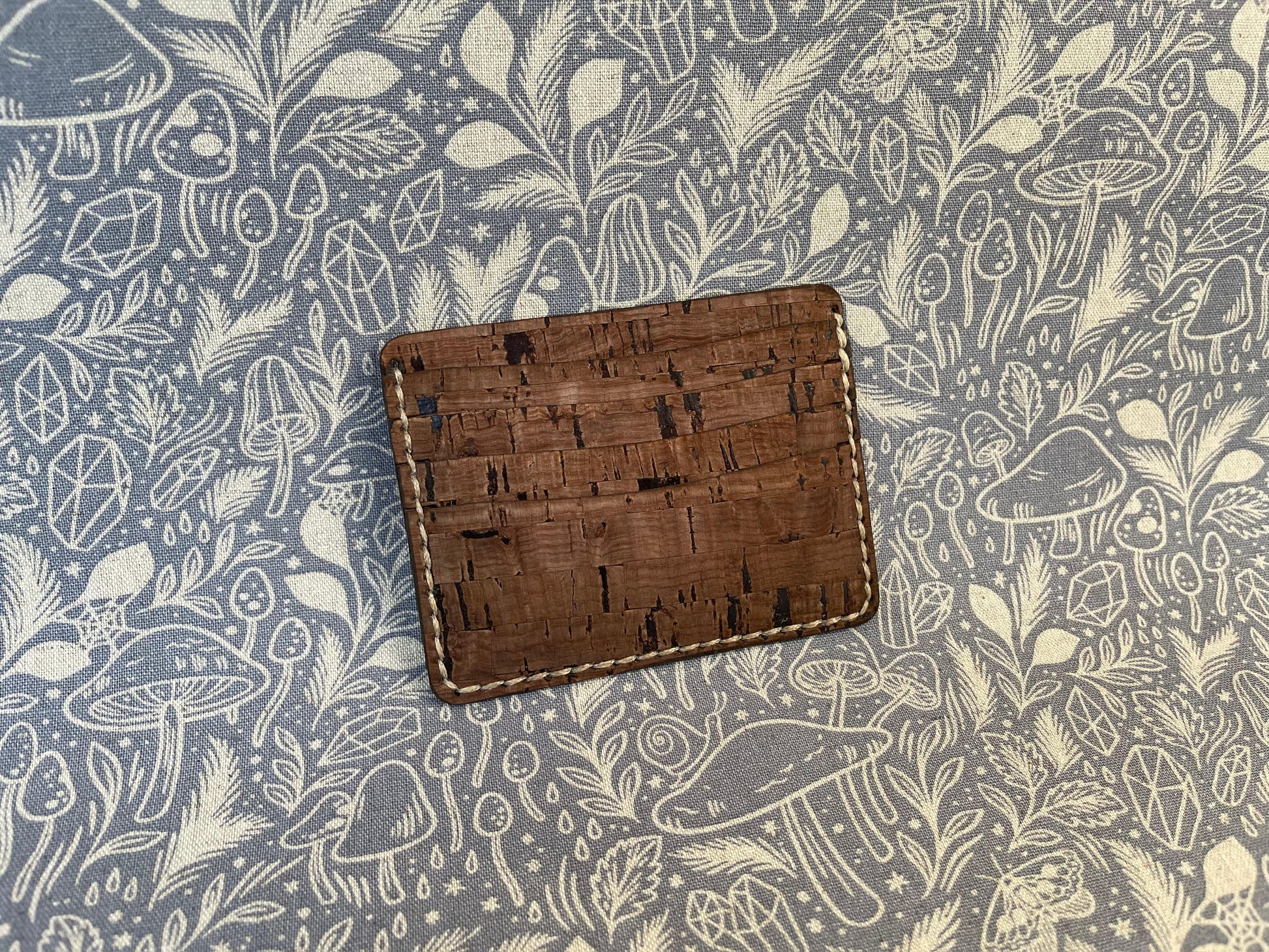Minimalist Wallet (Cork) - Sweet Tea Craftworks